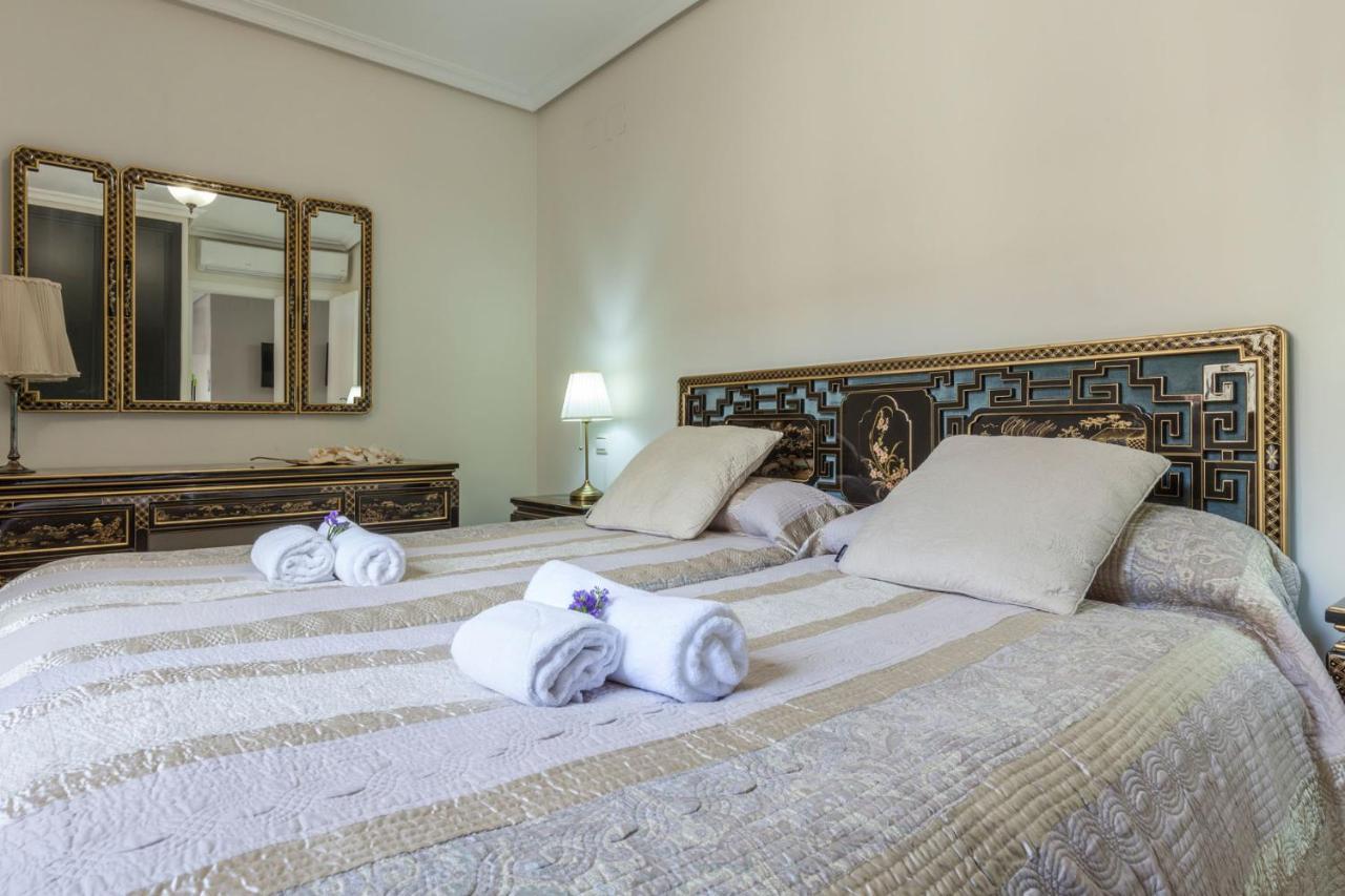 Apartamento Calle Sierpes Sevilla Buitenkant foto