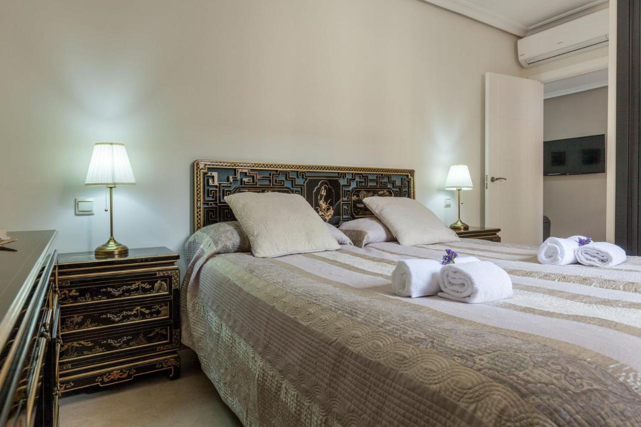 Apartamento Calle Sierpes Sevilla Buitenkant foto